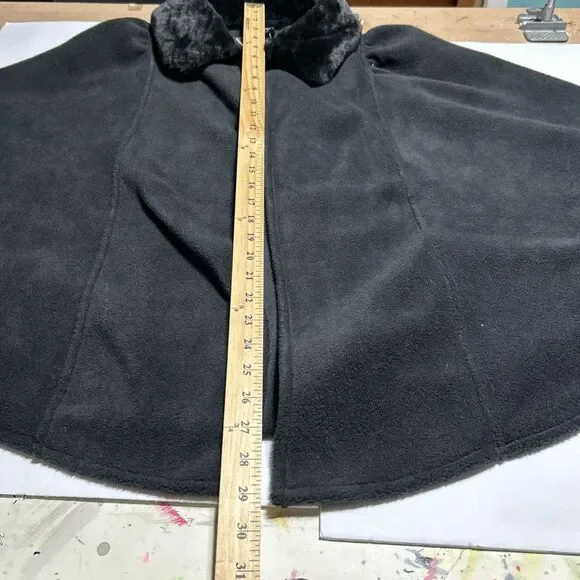 East 5th Black Shawl NWT $55 Poncho Faux Fur Womens Sweater - Picture 13 of 13
